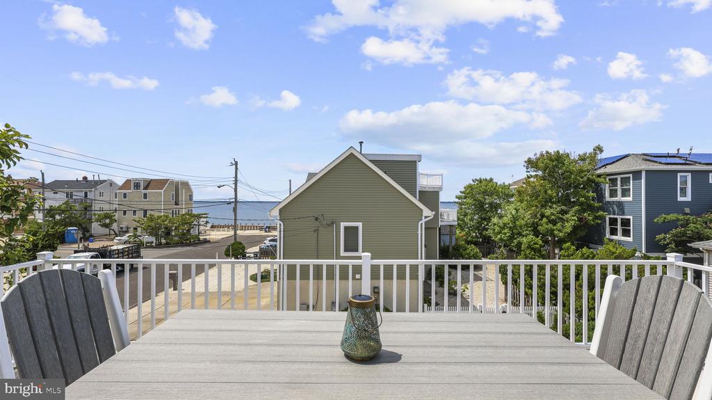 21 W Bayberry Dr