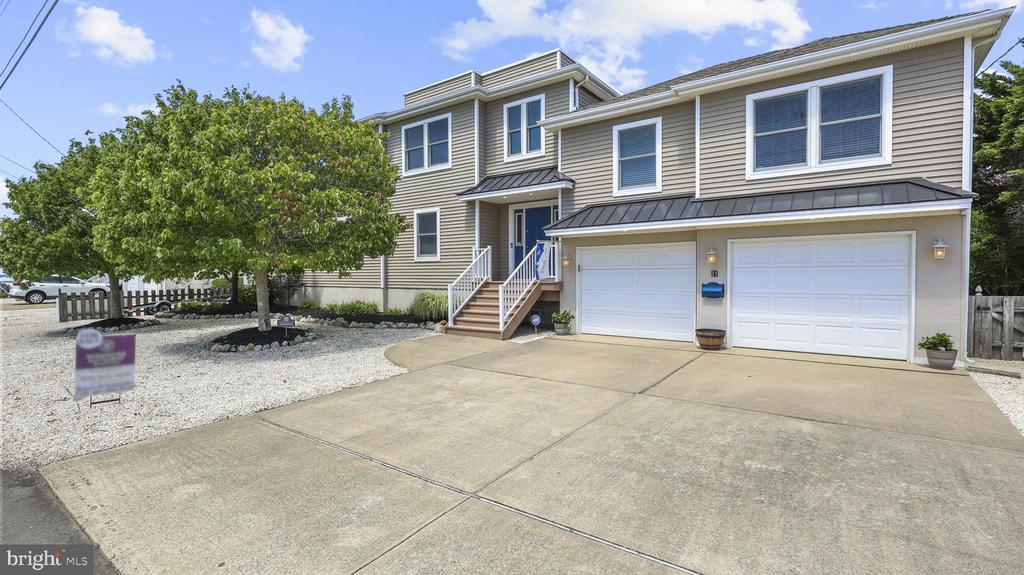 21 W Bayberry Dr