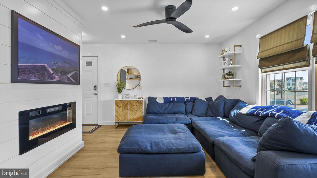 310 S West Ave #C1