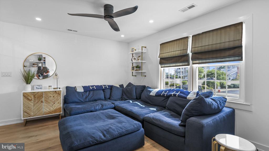 310 S West Ave #C1