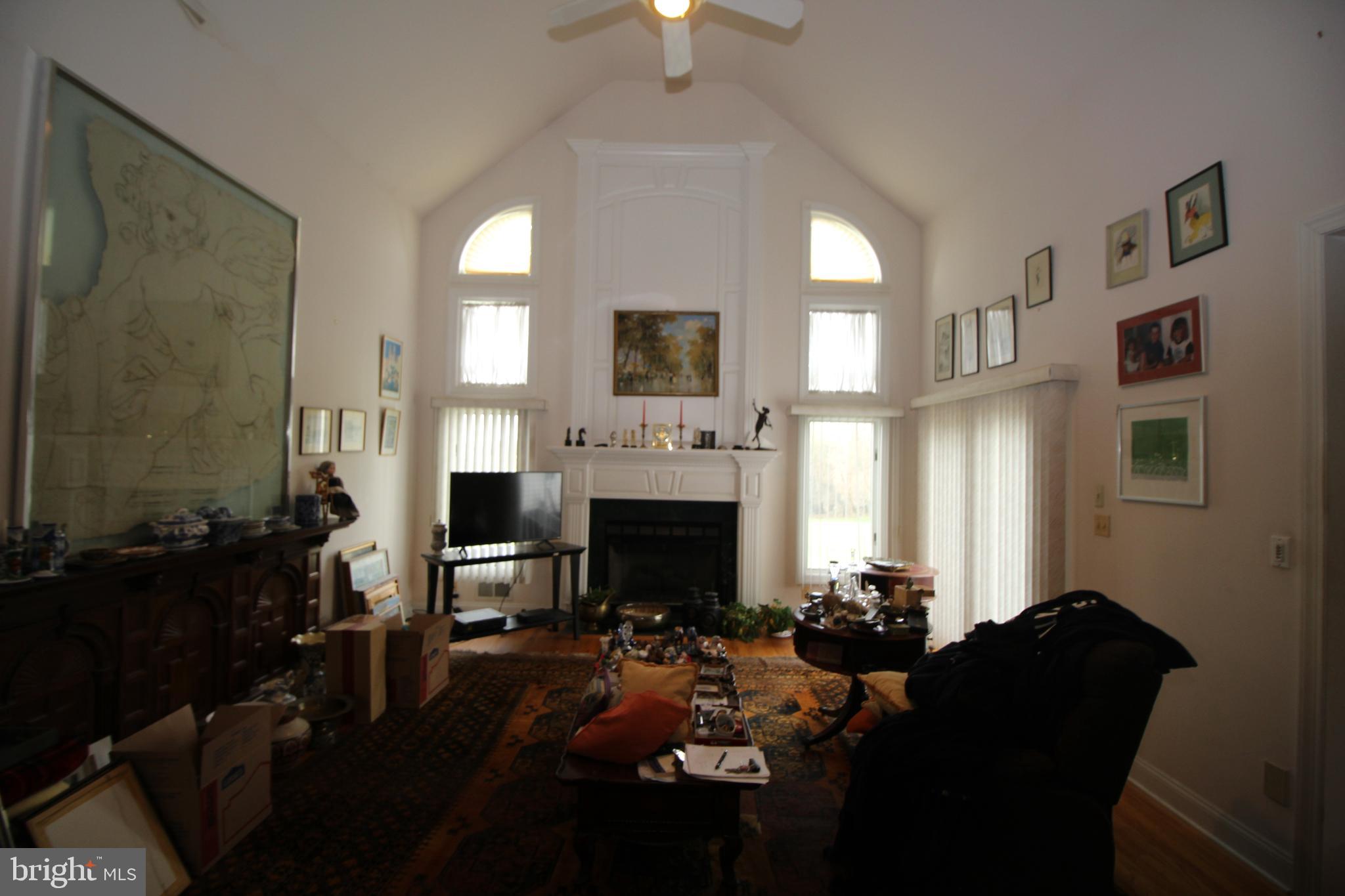 4 Hope Ct