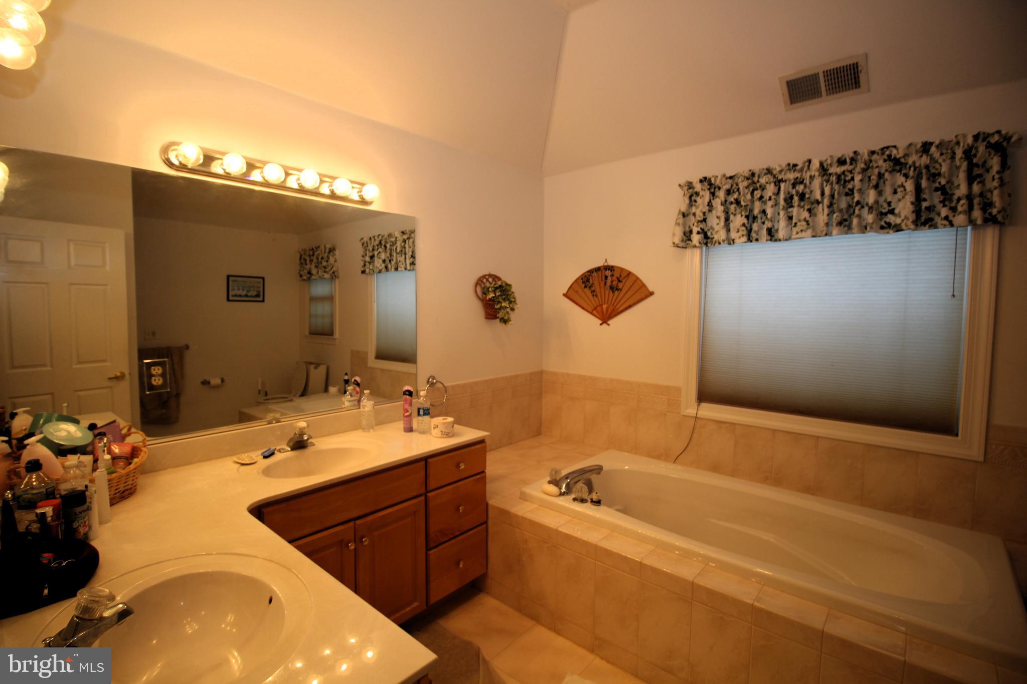 4 Hope Ct