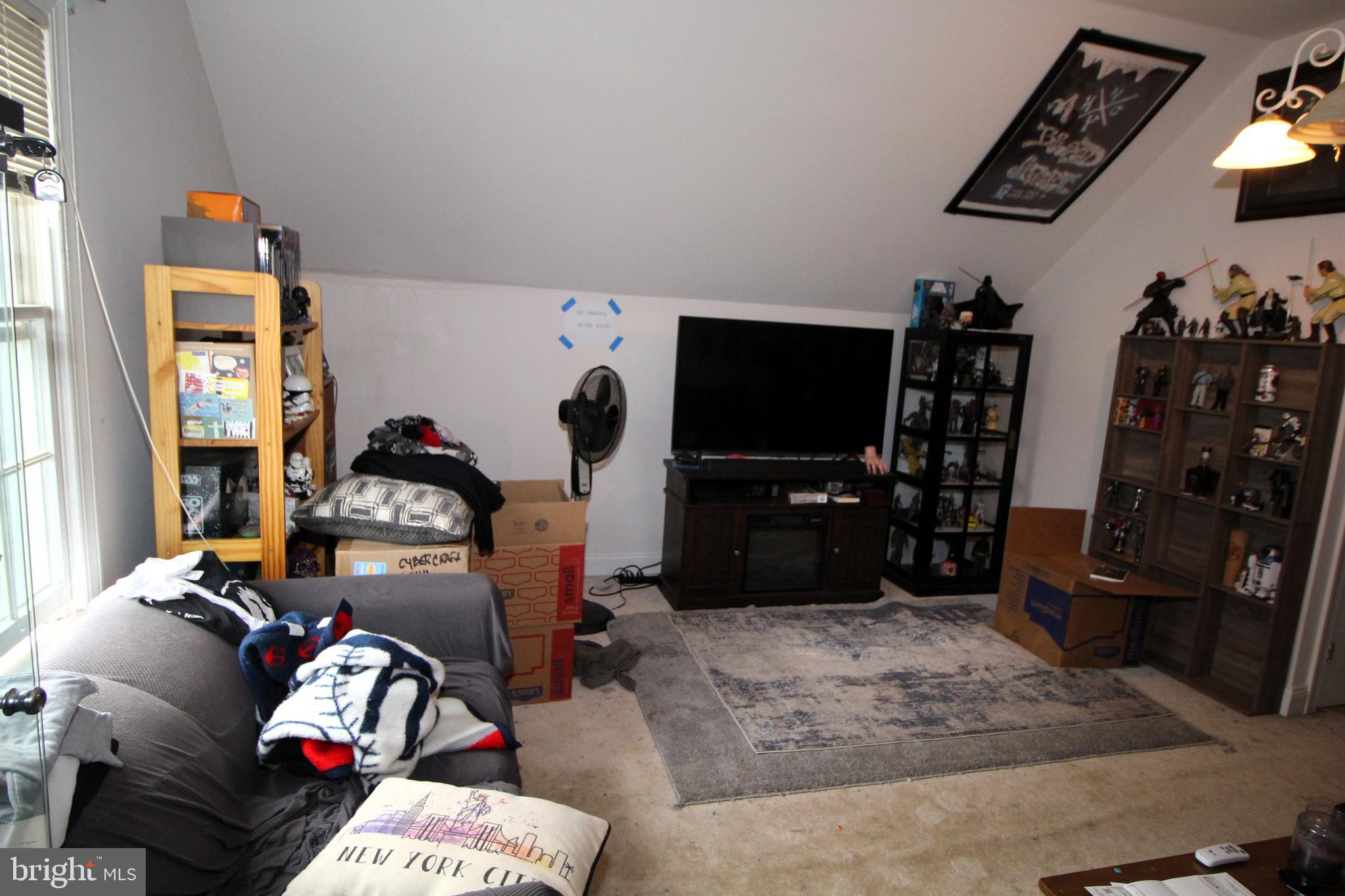 4 Hope Ct