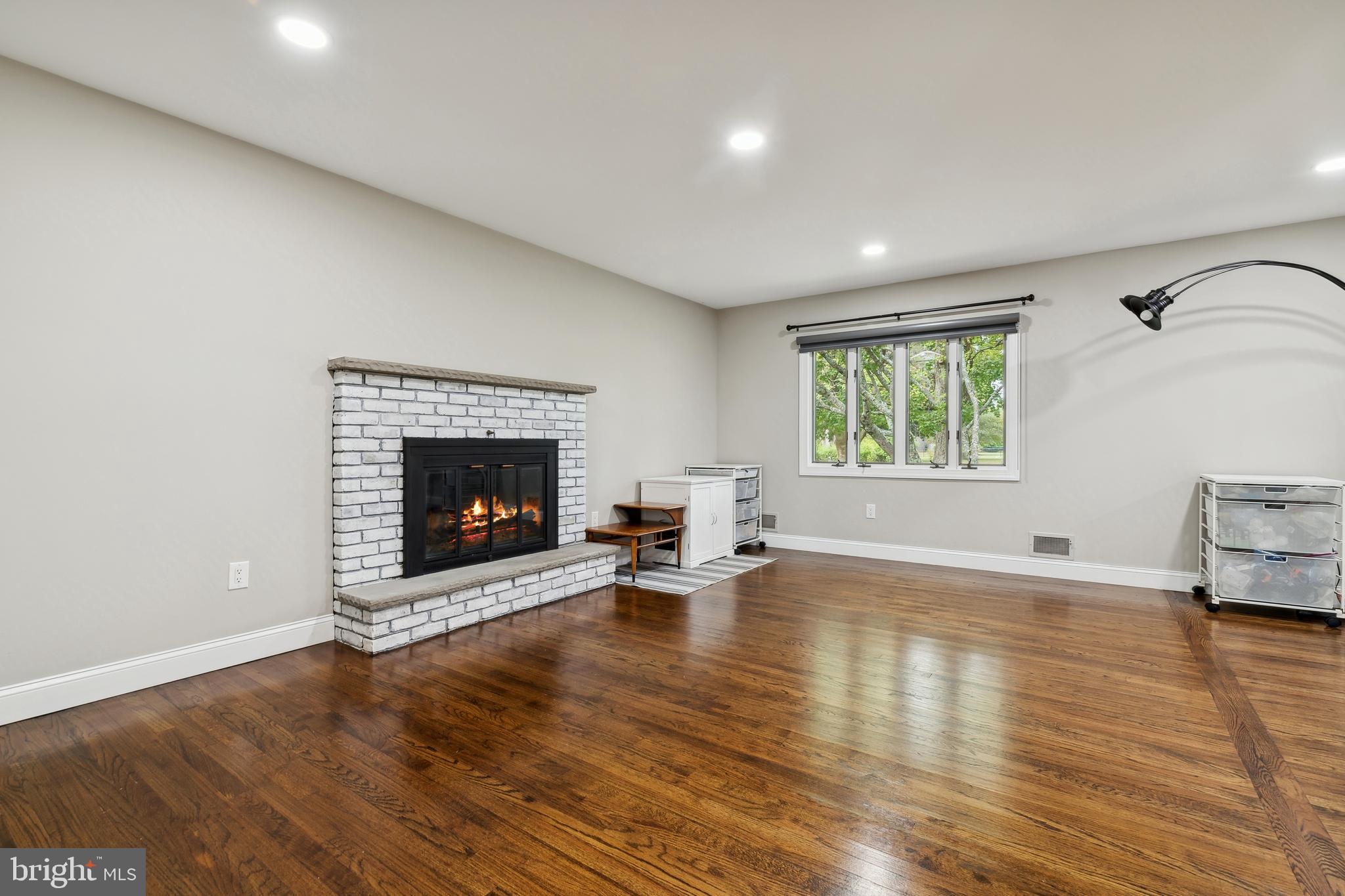 102 JAMESTOWN RD