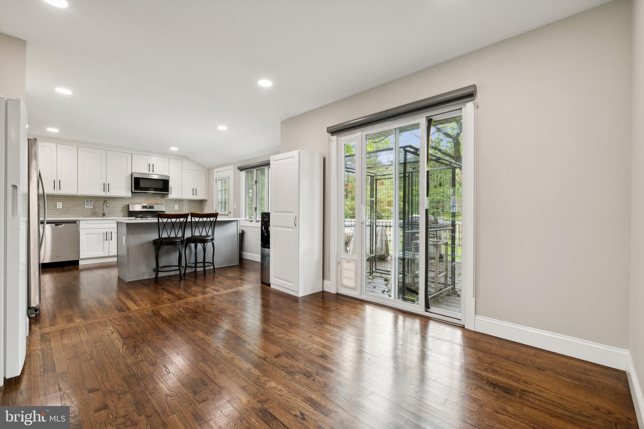 102 JAMESTOWN RD