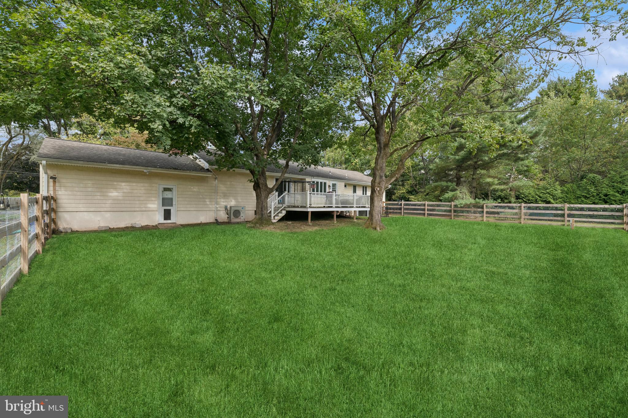 102 JAMESTOWN RD