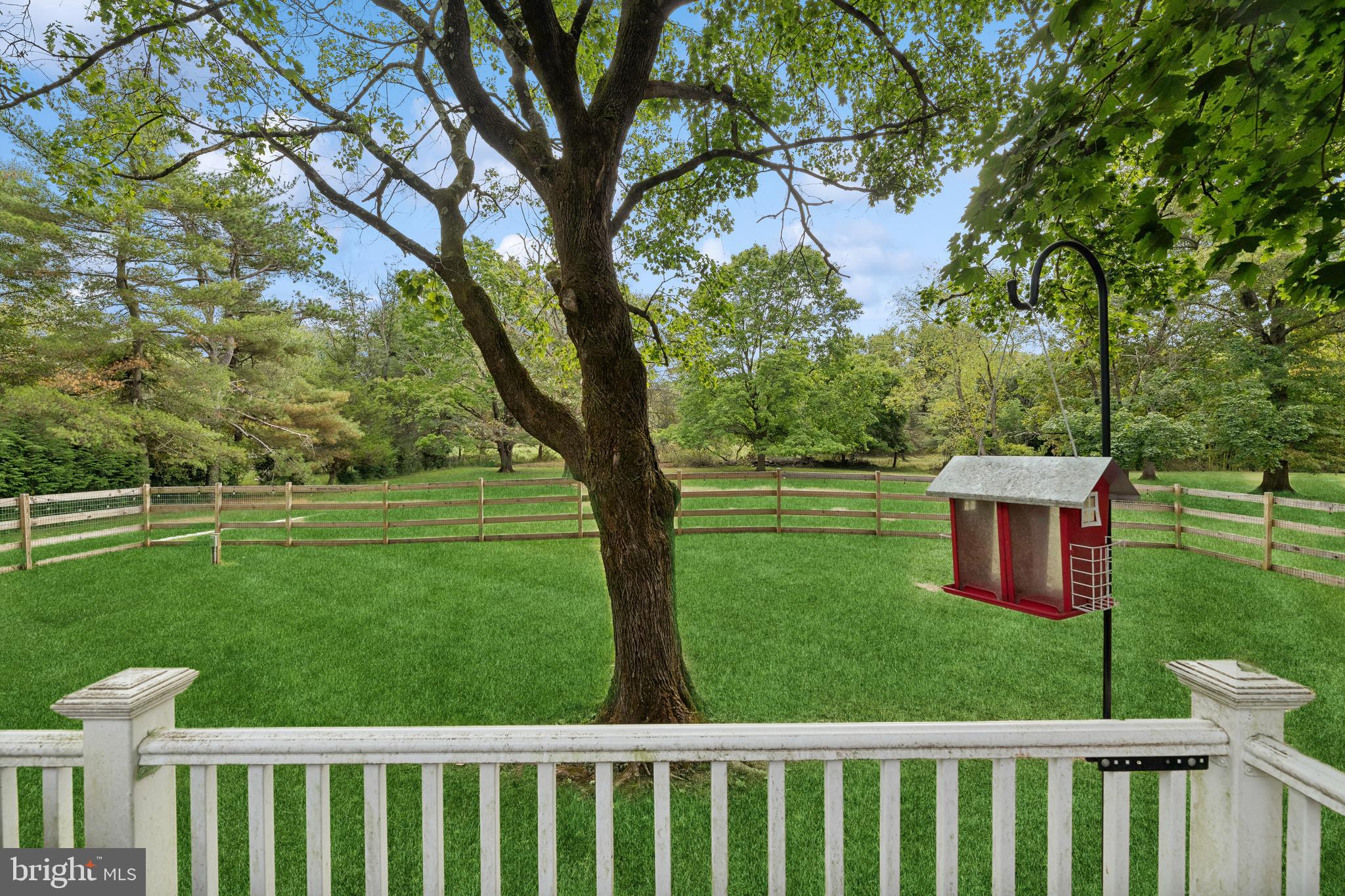 102 JAMESTOWN RD