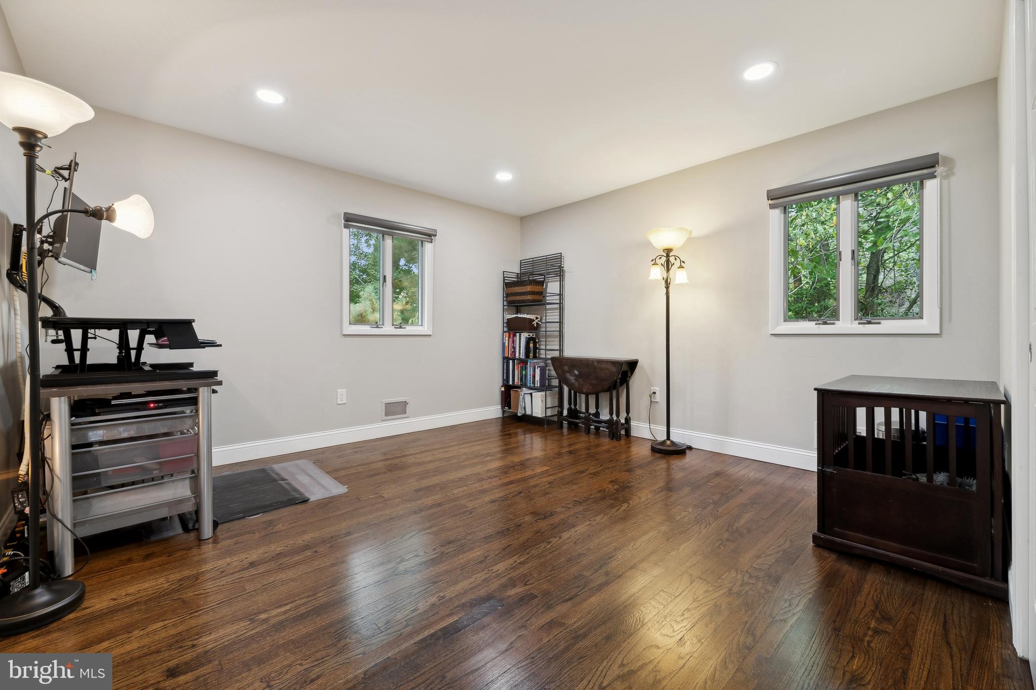 102 JAMESTOWN RD
