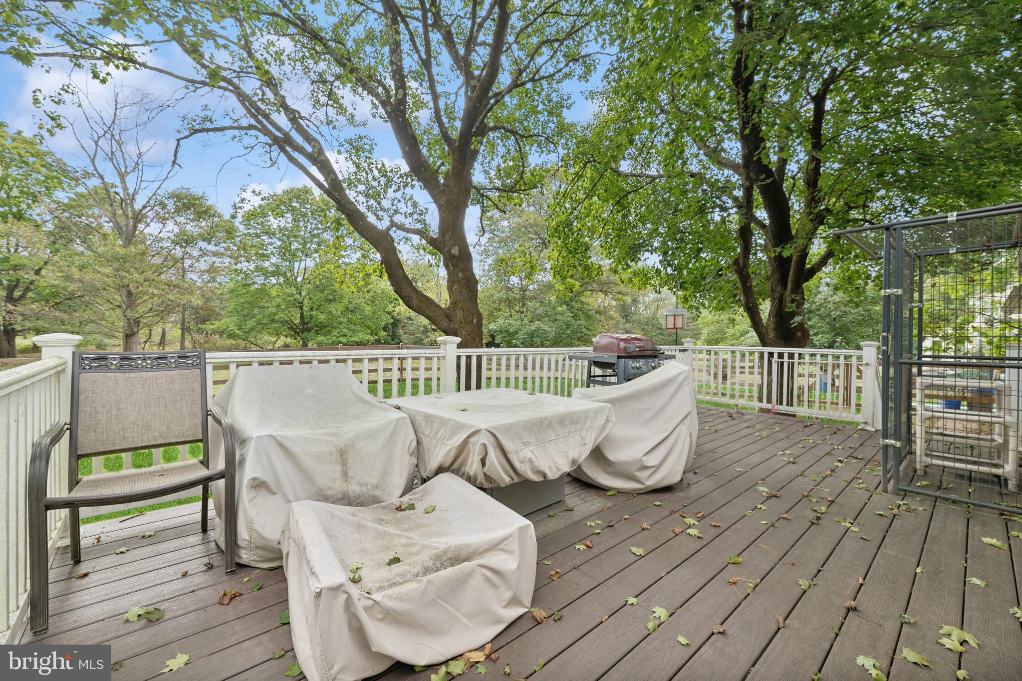 102 JAMESTOWN RD