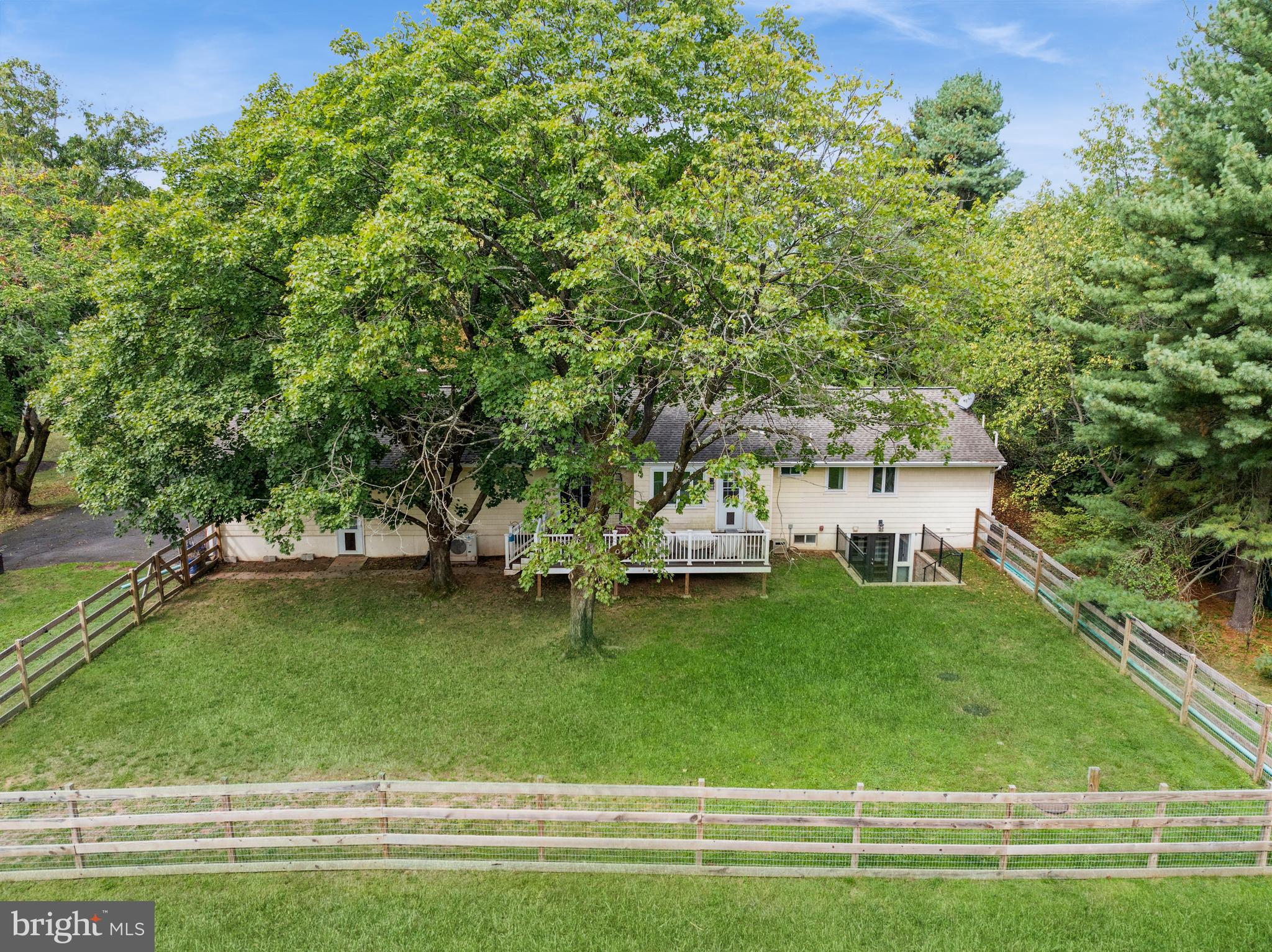 102 JAMESTOWN RD