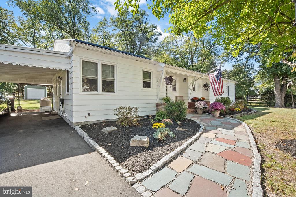 37 CRESCENT AVENUE