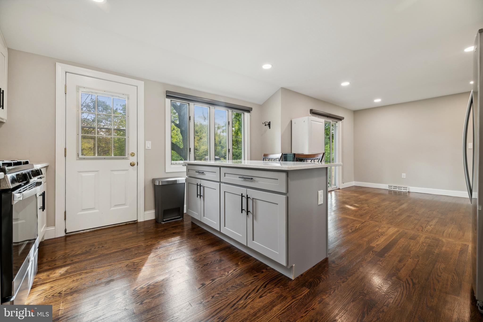 102 JAMESTOWN ROAD