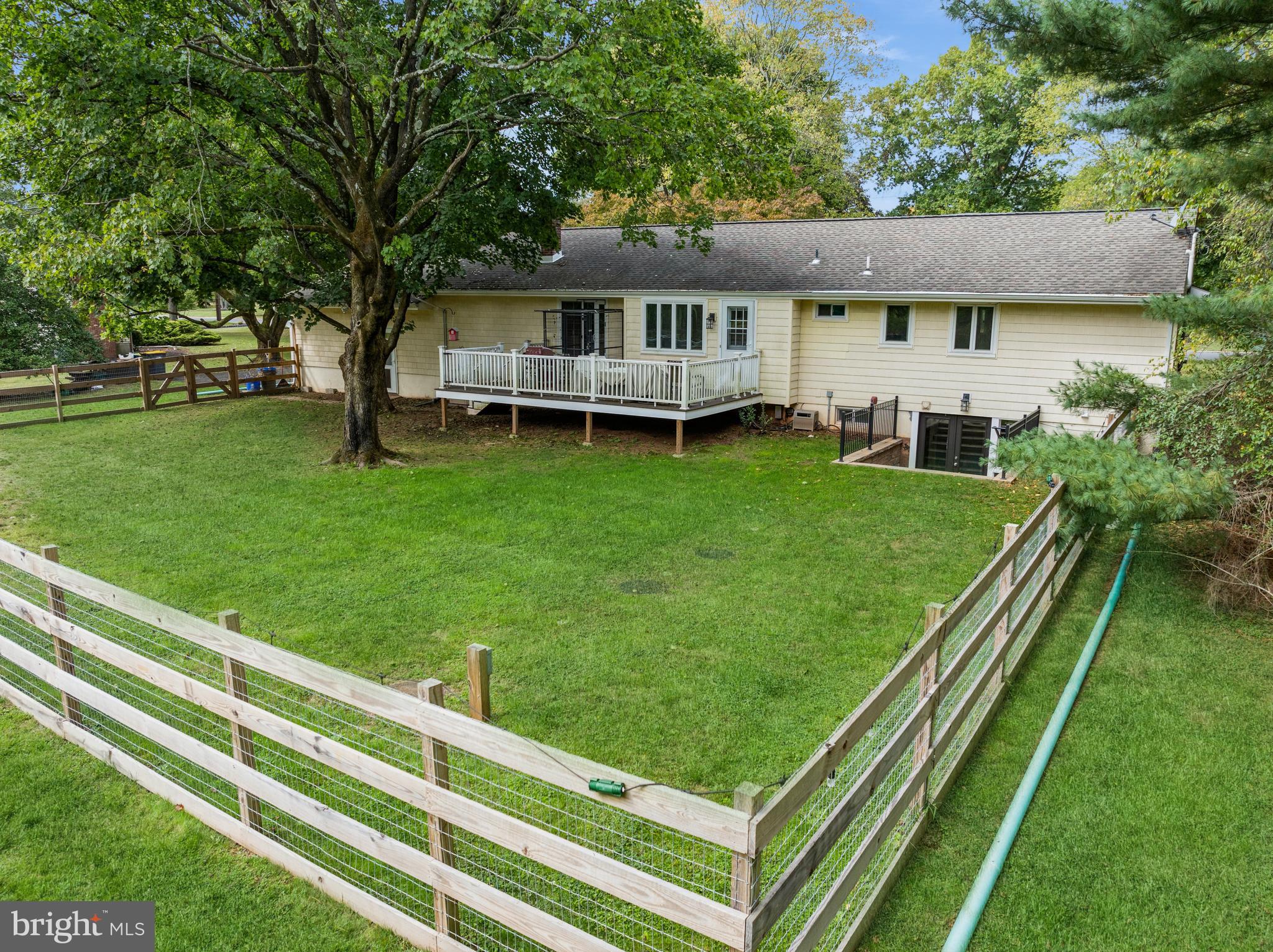 102 JAMESTOWN ROAD