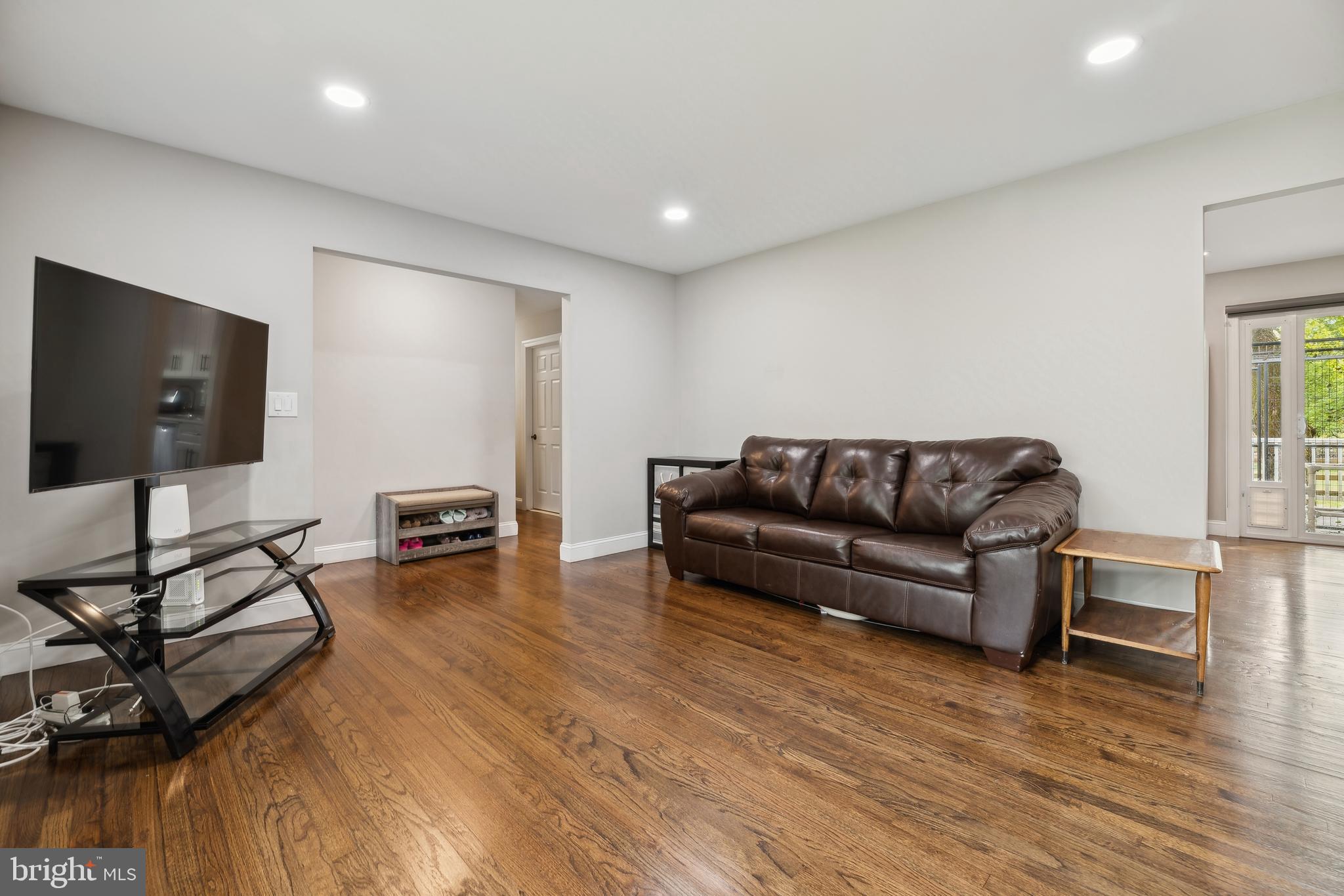 102 JAMESTOWN ROAD
