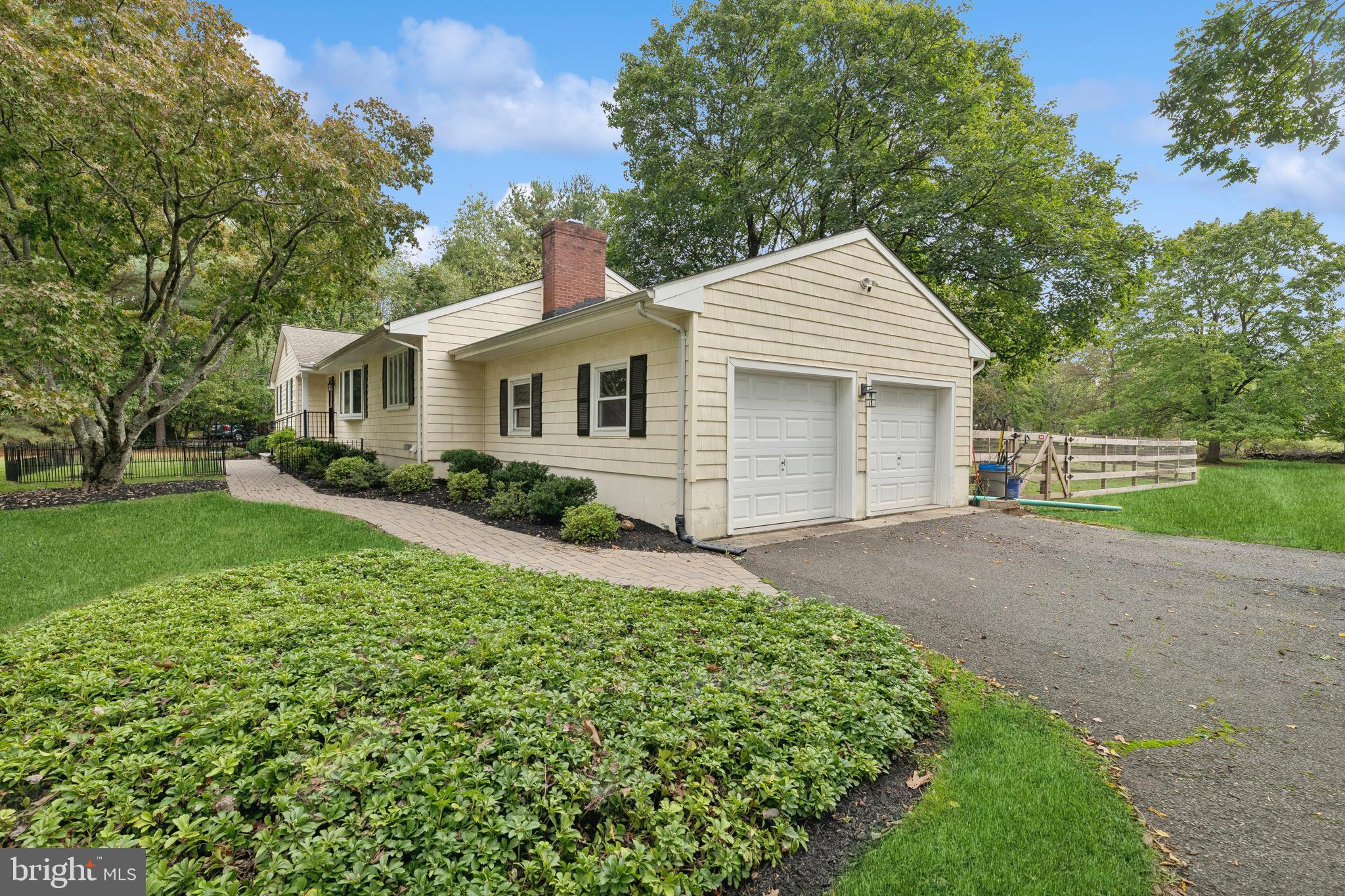102 JAMESTOWN ROAD