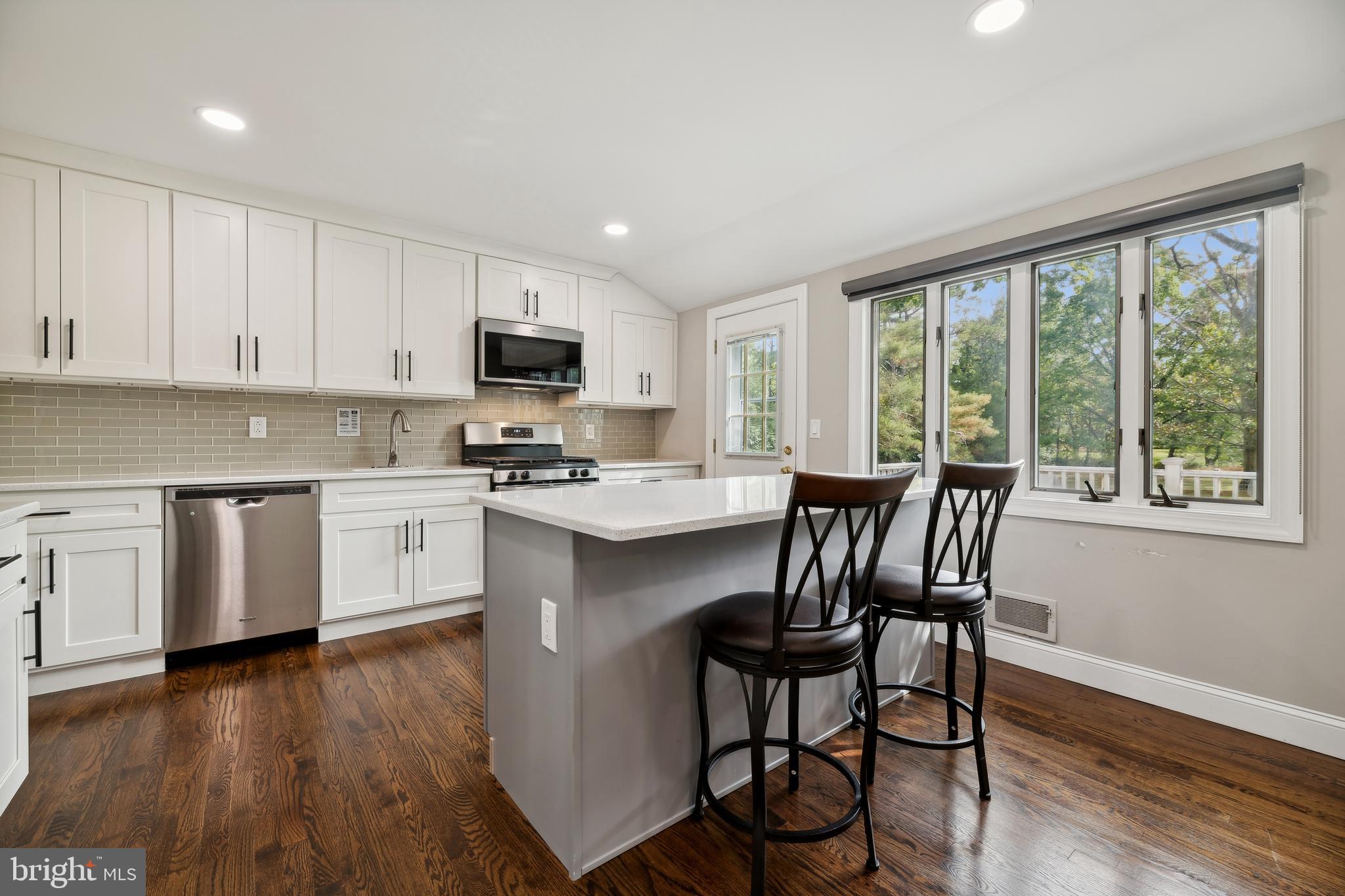 102 JAMESTOWN ROAD