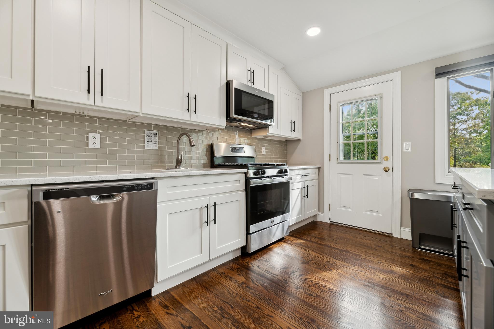 102 JAMESTOWN ROAD
