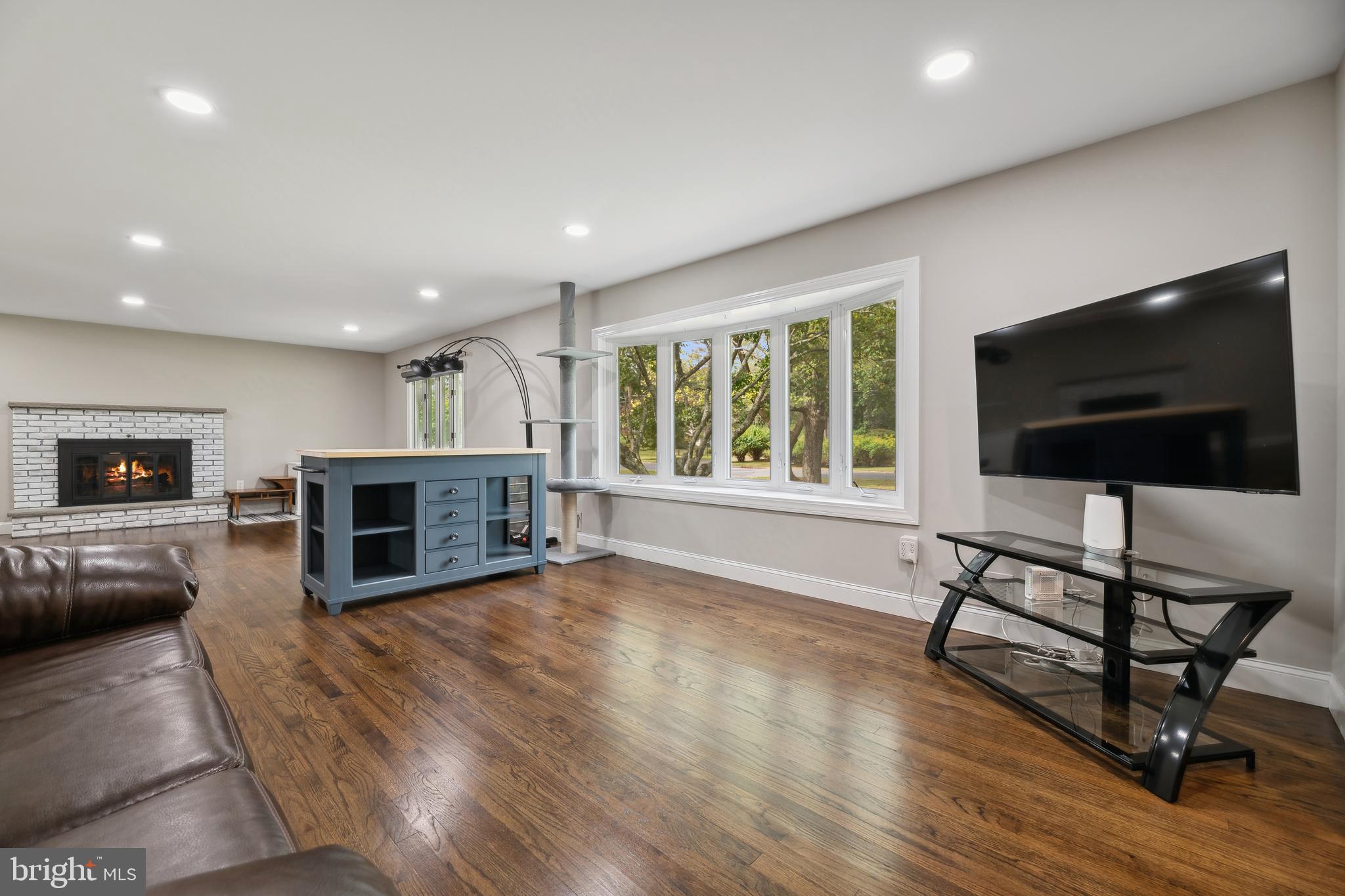 102 JAMESTOWN ROAD