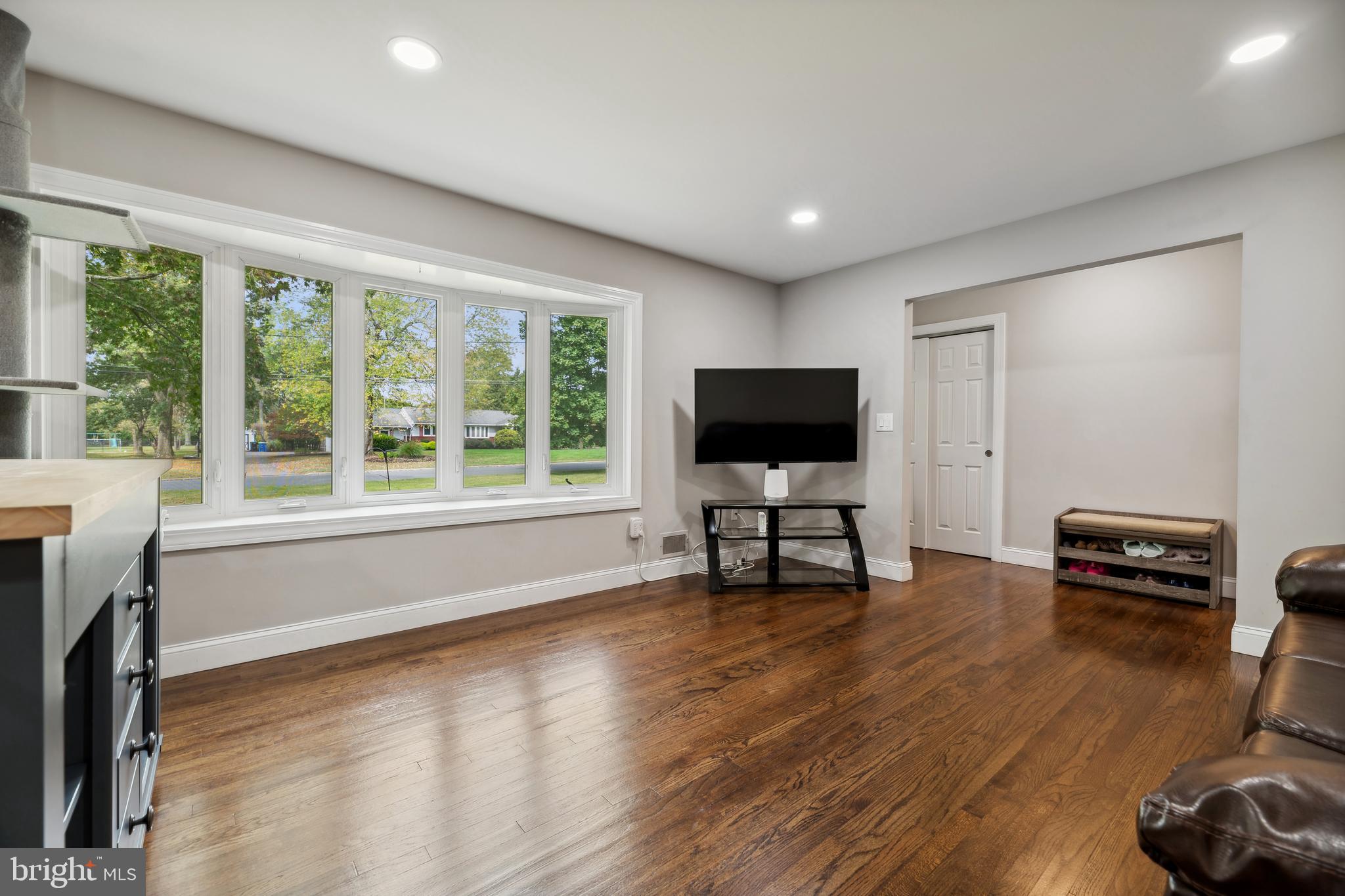 102 JAMESTOWN ROAD