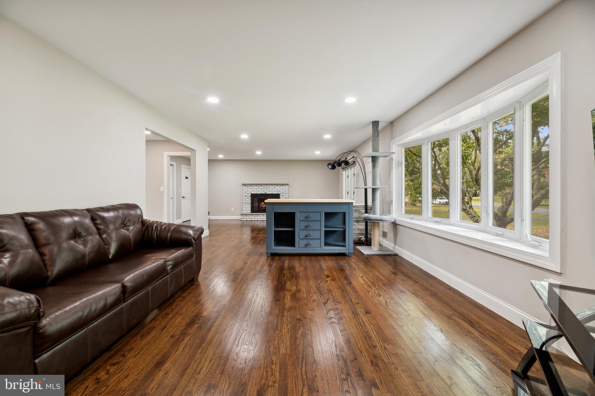 102 JAMESTOWN ROAD