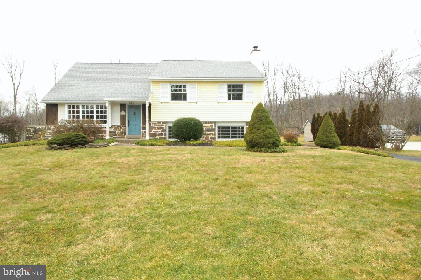 419 Merion Dr