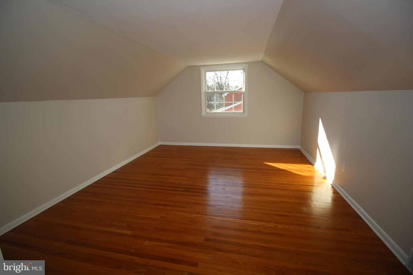 419 Merion Dr