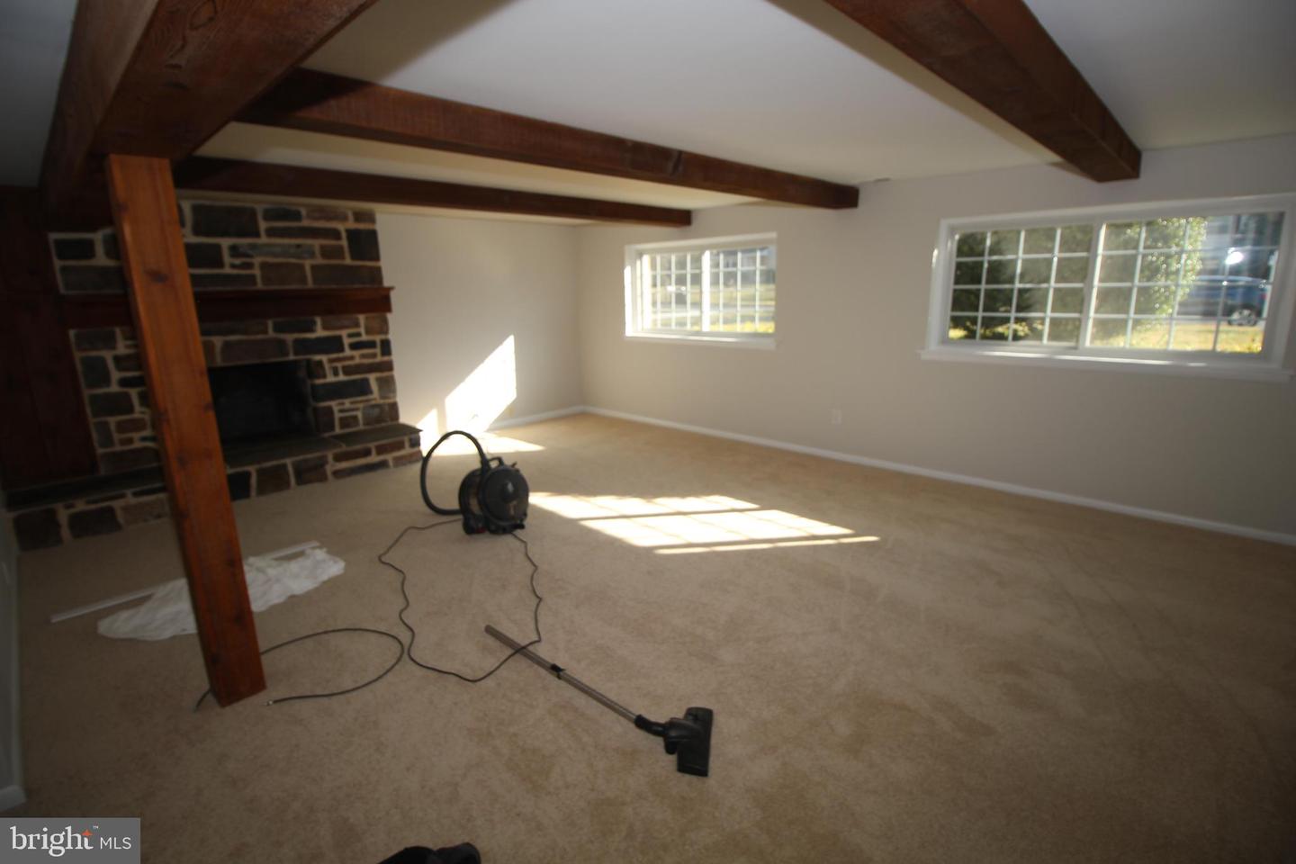 419 Merion Dr