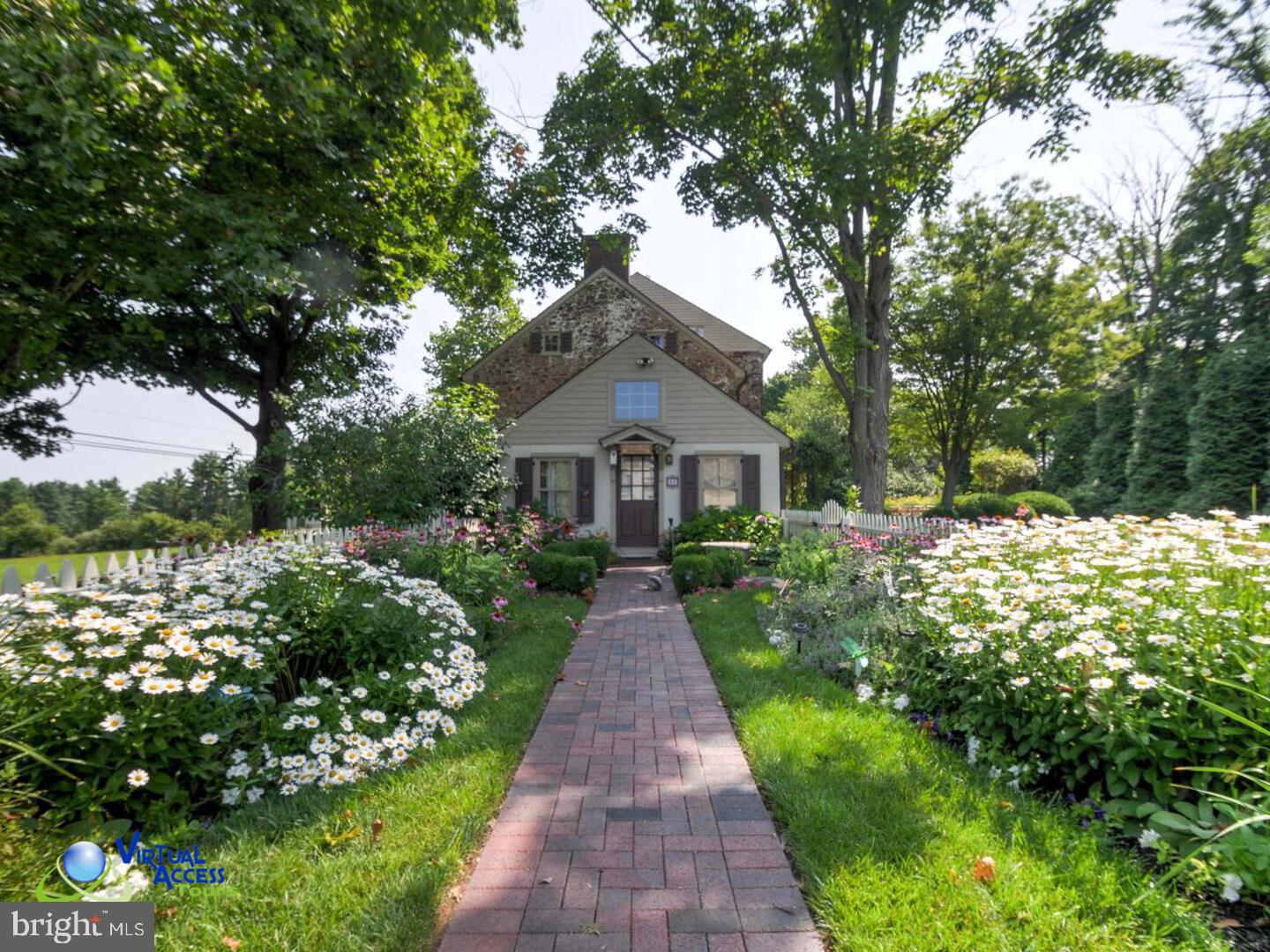 96 Woodhill Rd