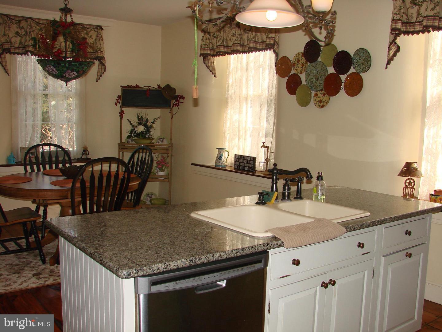 96 Woodhill Rd