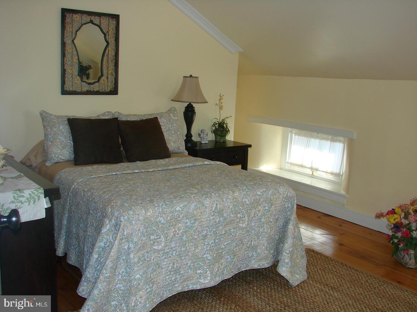 96 Woodhill Rd