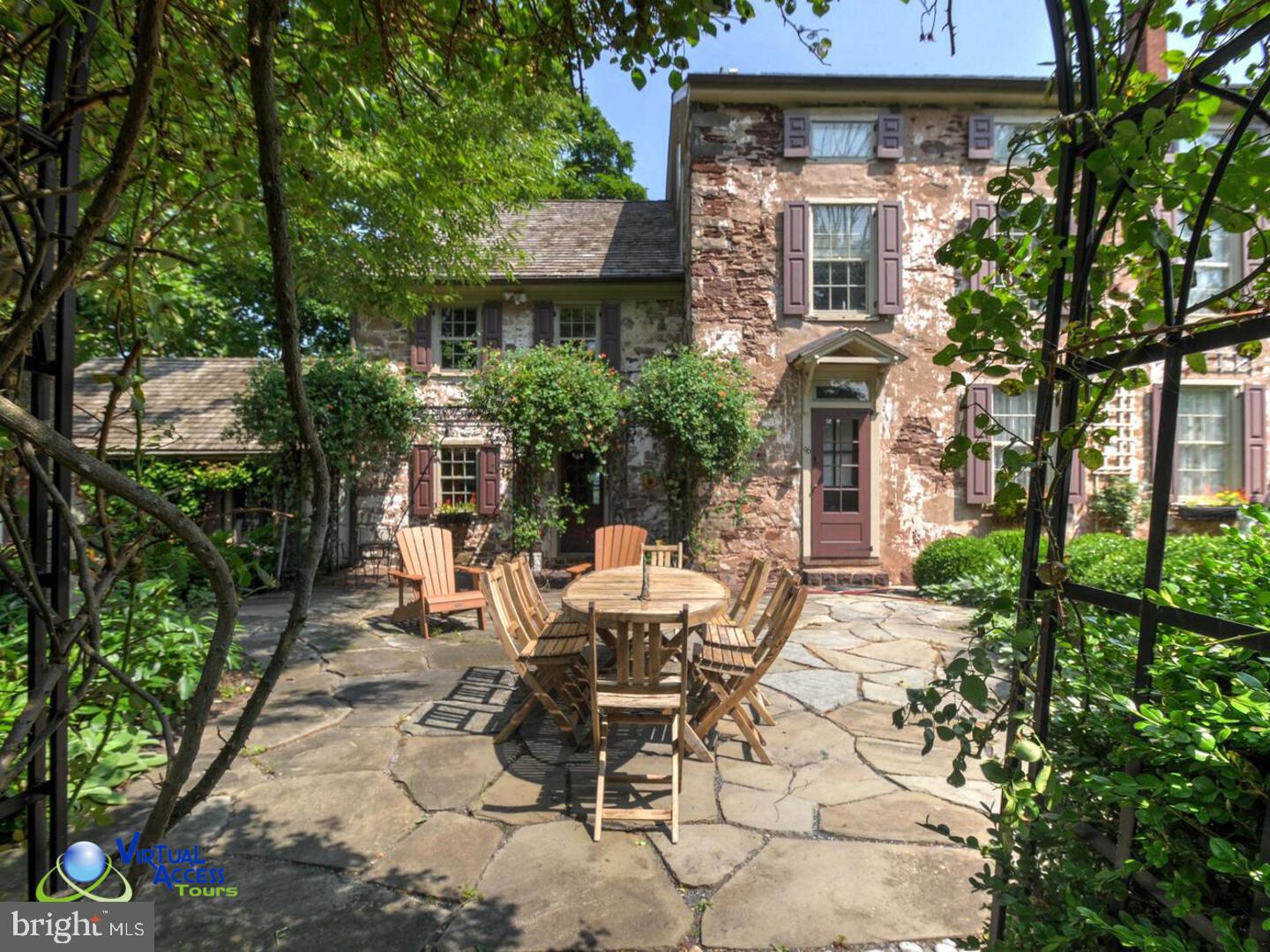 96 Woodhill Rd