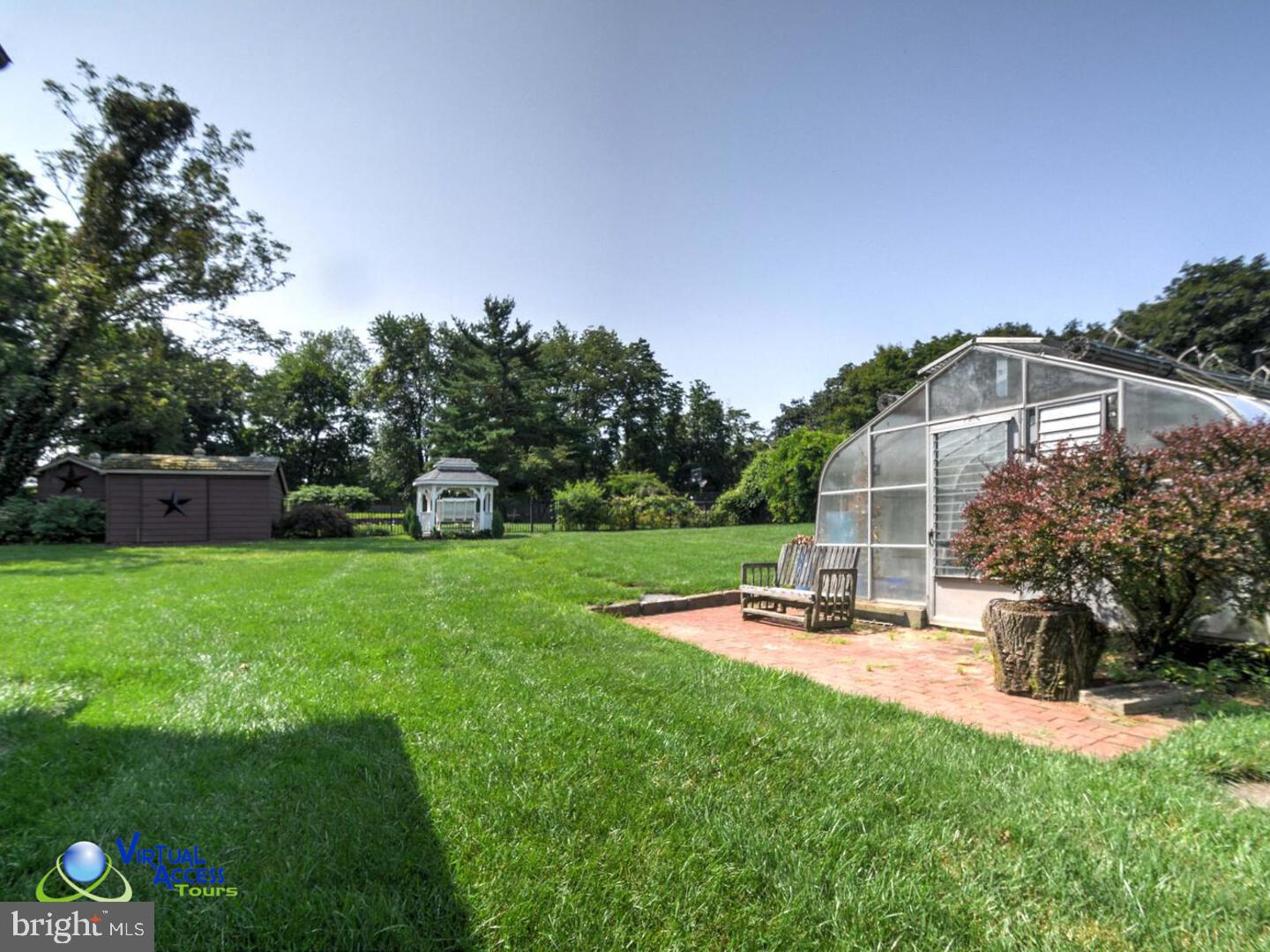 96 Woodhill Rd