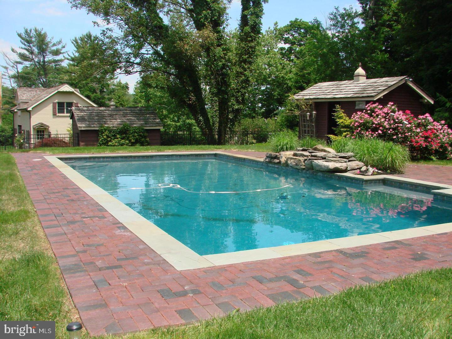 96 Woodhill Rd