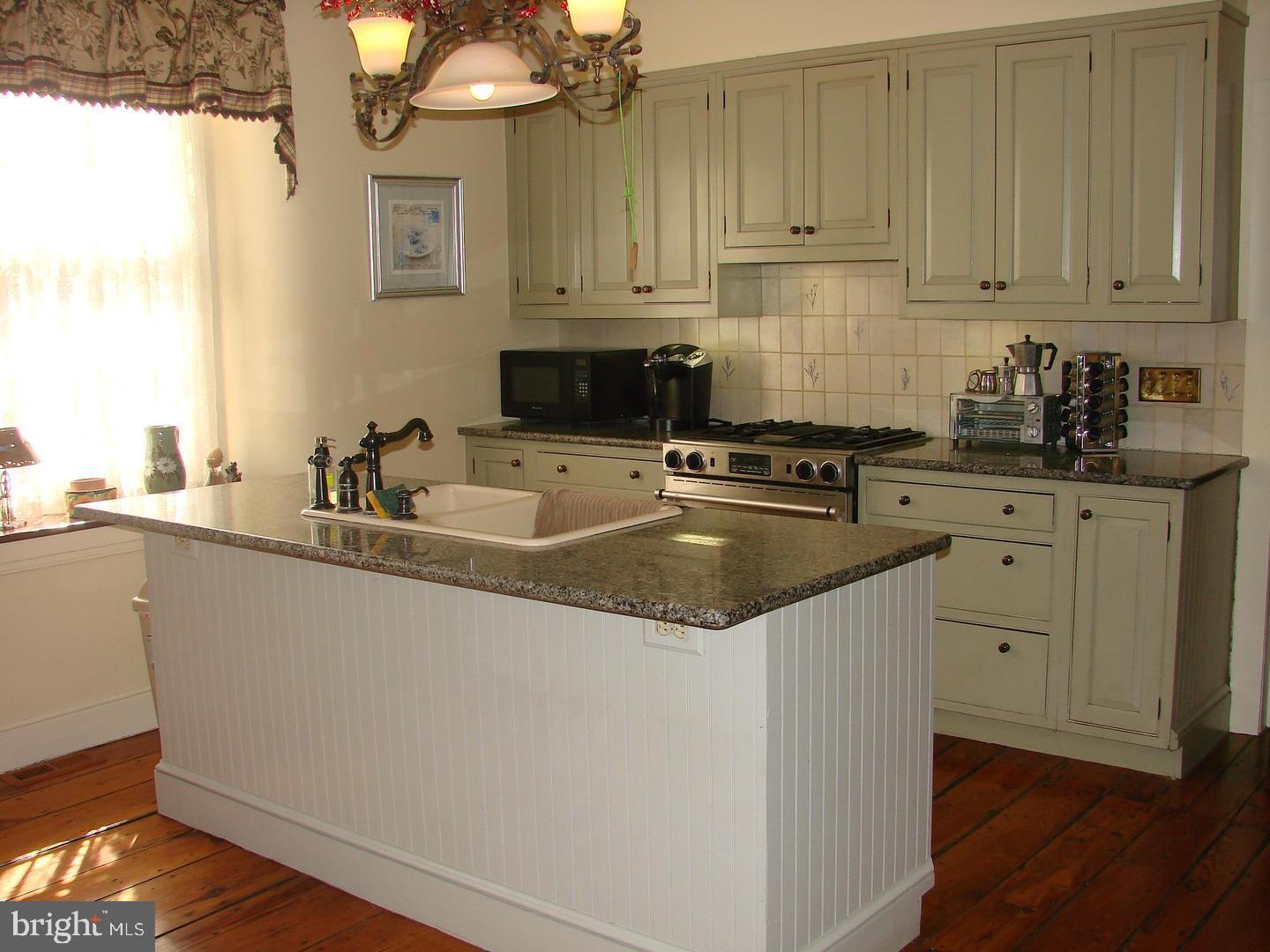 96 Woodhill Rd