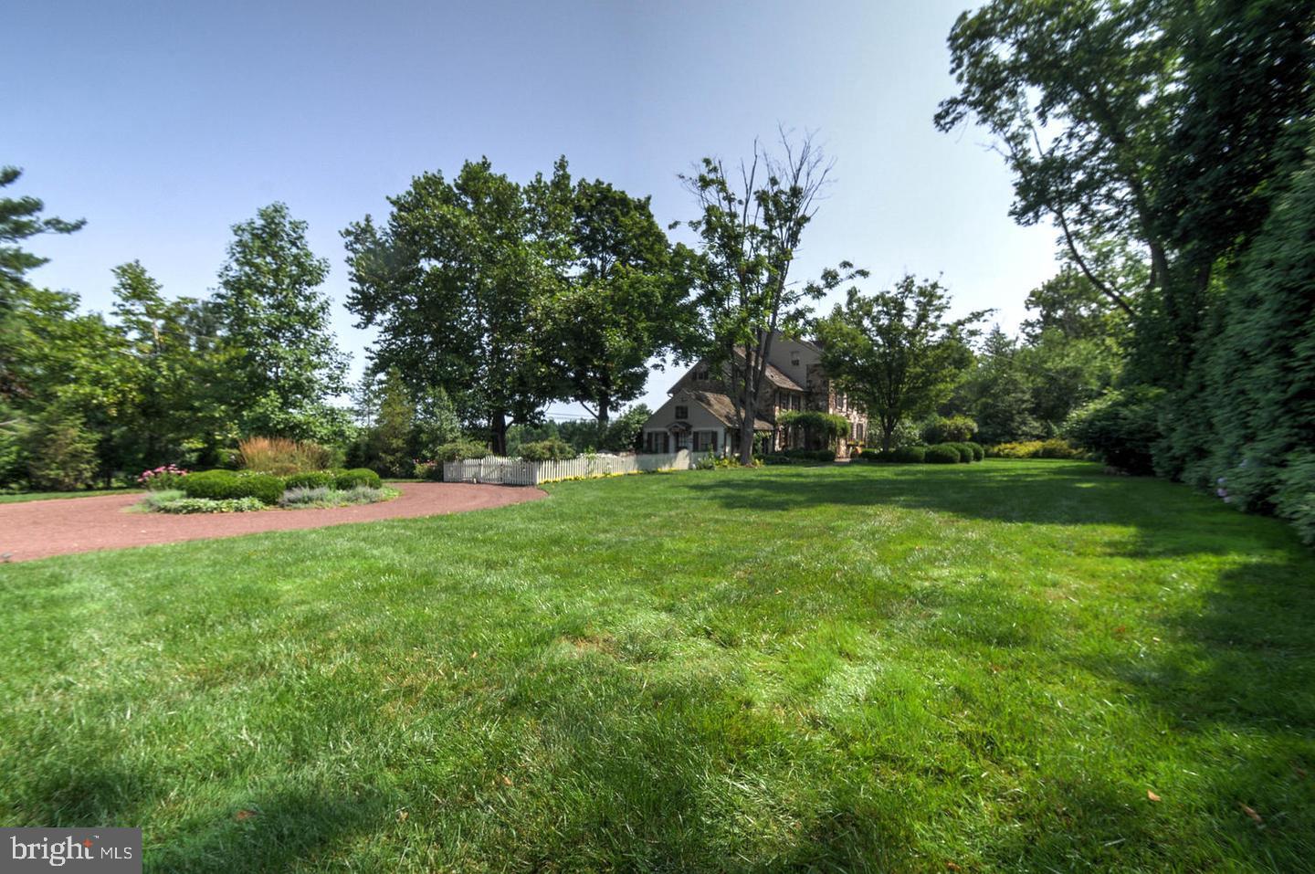 96 Woodhill Rd