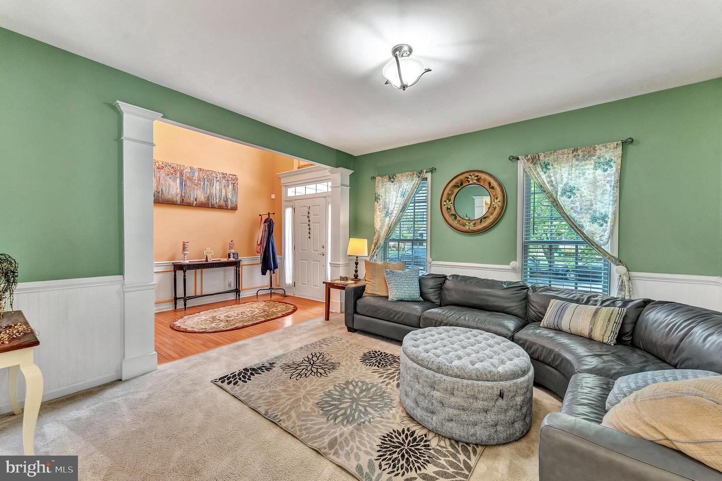 358 E Armstrong Dr