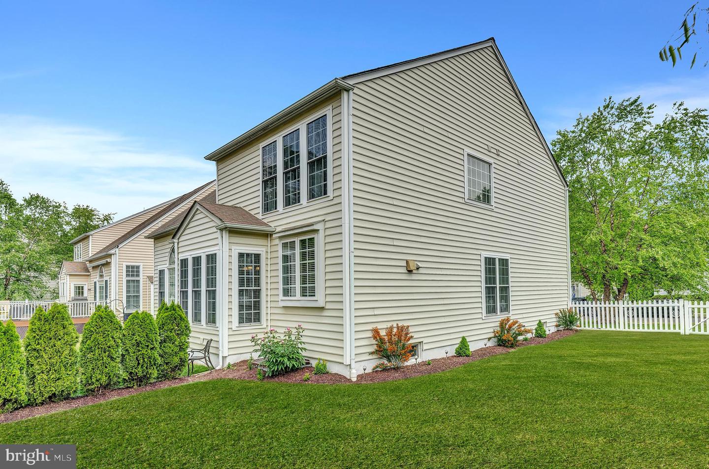 358 E Armstrong Dr