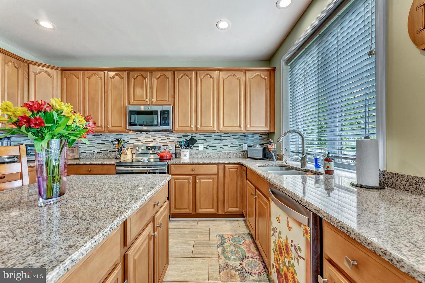 358 E Armstrong Dr