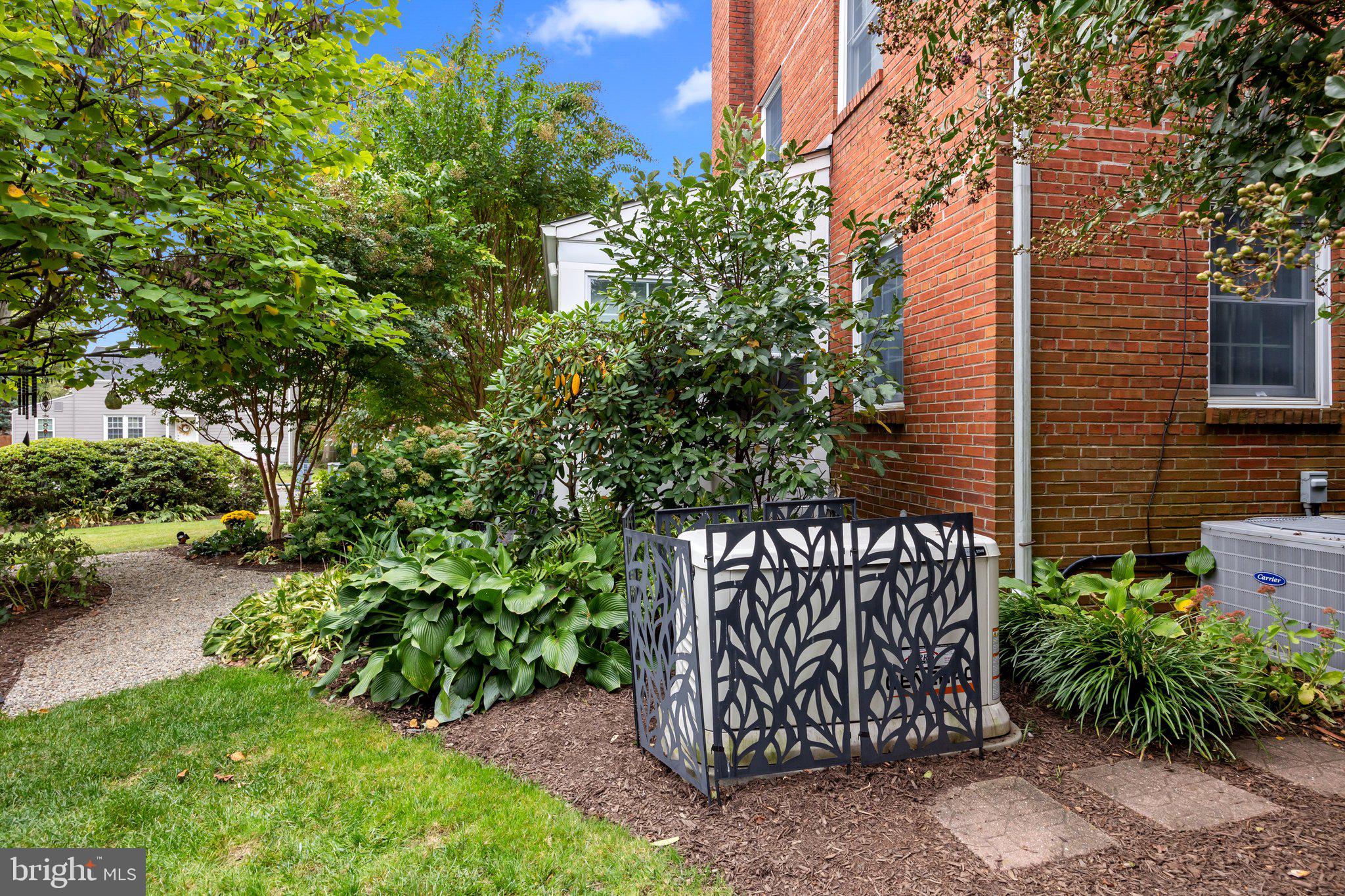 400 W Palmer St