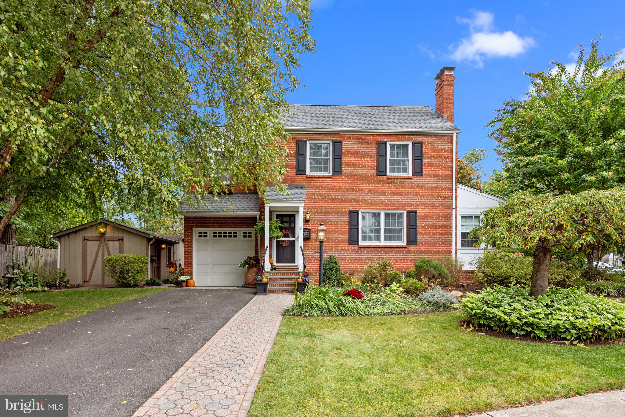 400 W Palmer St