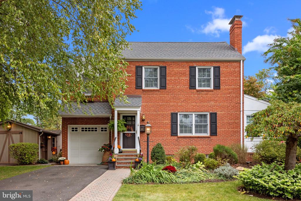 400 W Palmer St