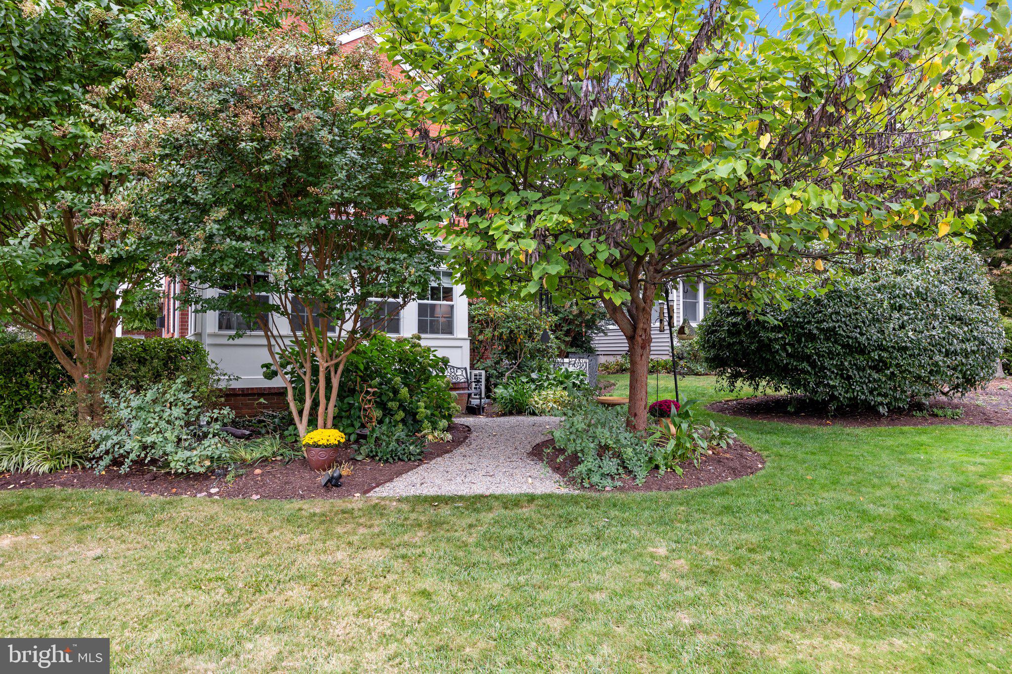400 W Palmer St