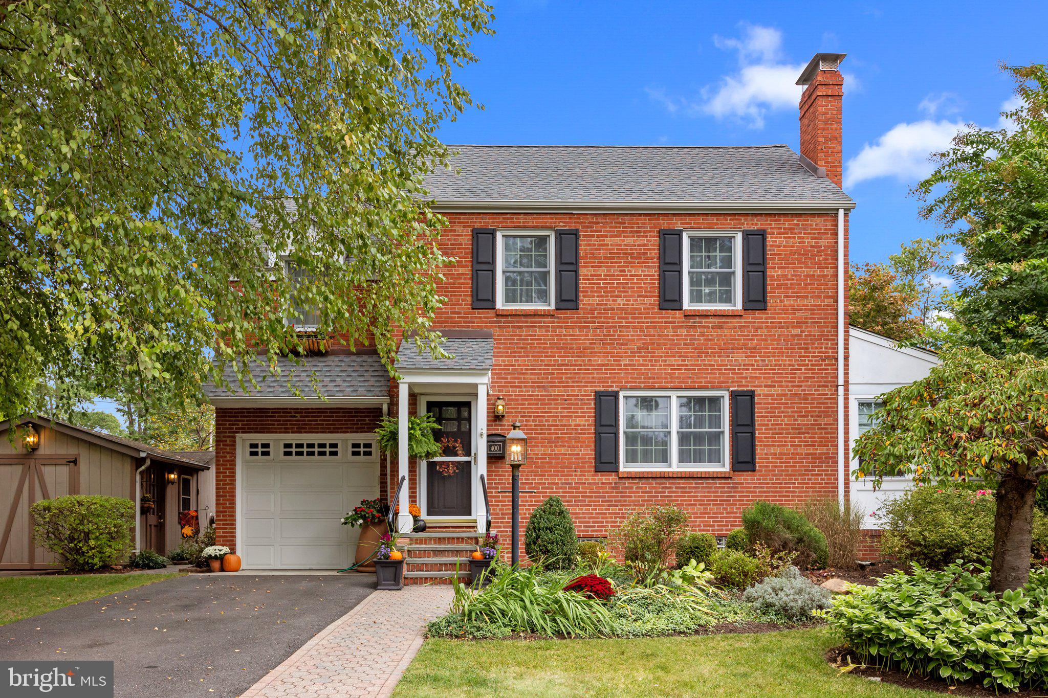 400 W Palmer St