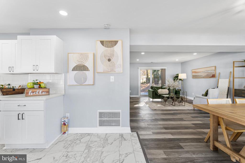 607 BENTON LANE