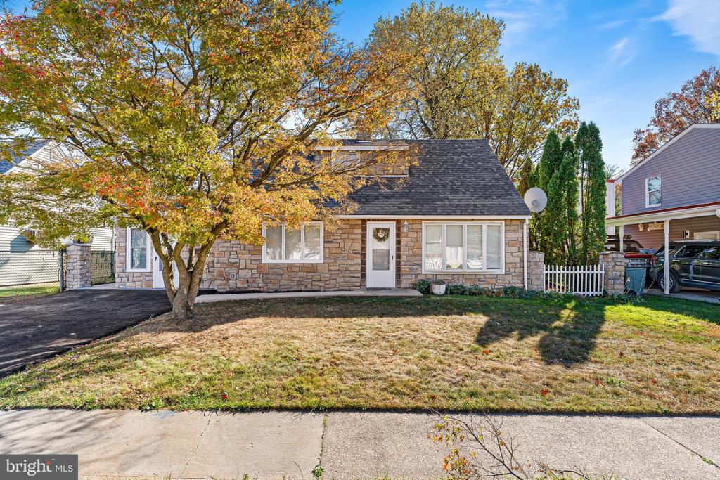 607 BENTON LANE