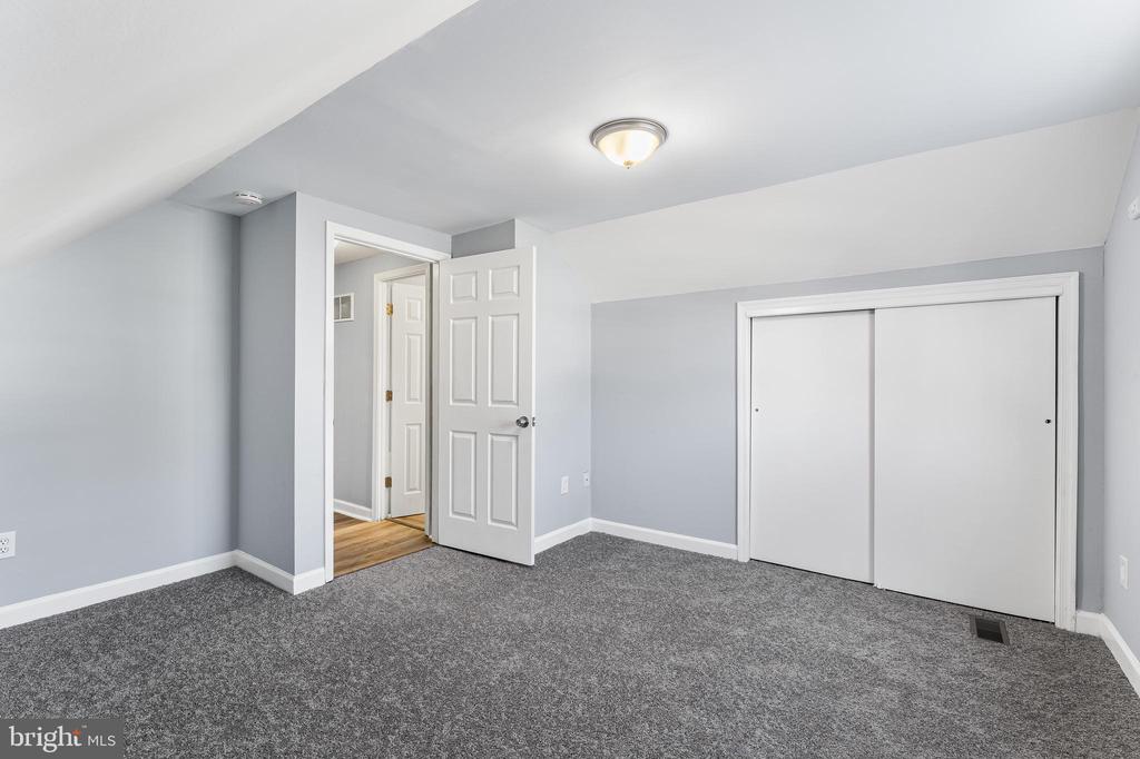 607 BENTON LANE