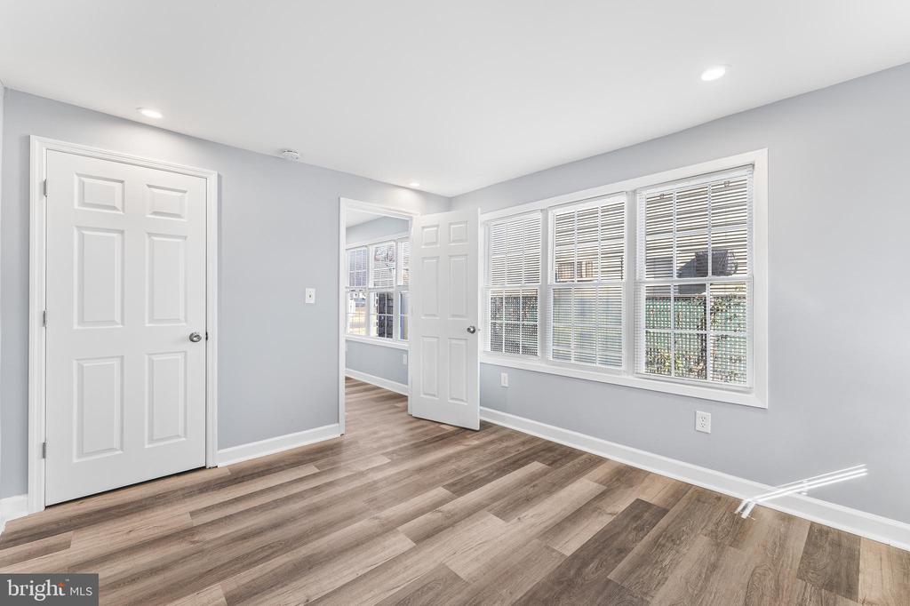 607 BENTON LANE
