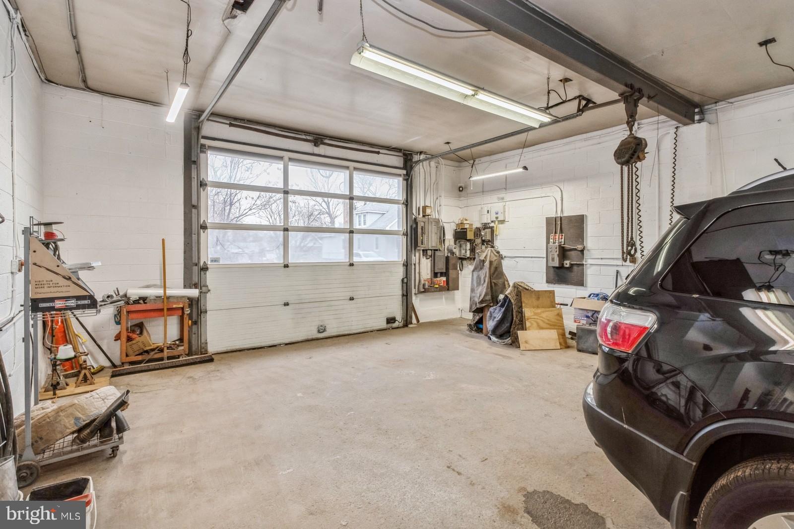 27 Brooks Ave