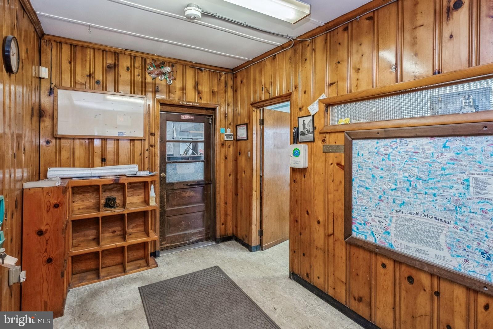 27 Brooks Ave