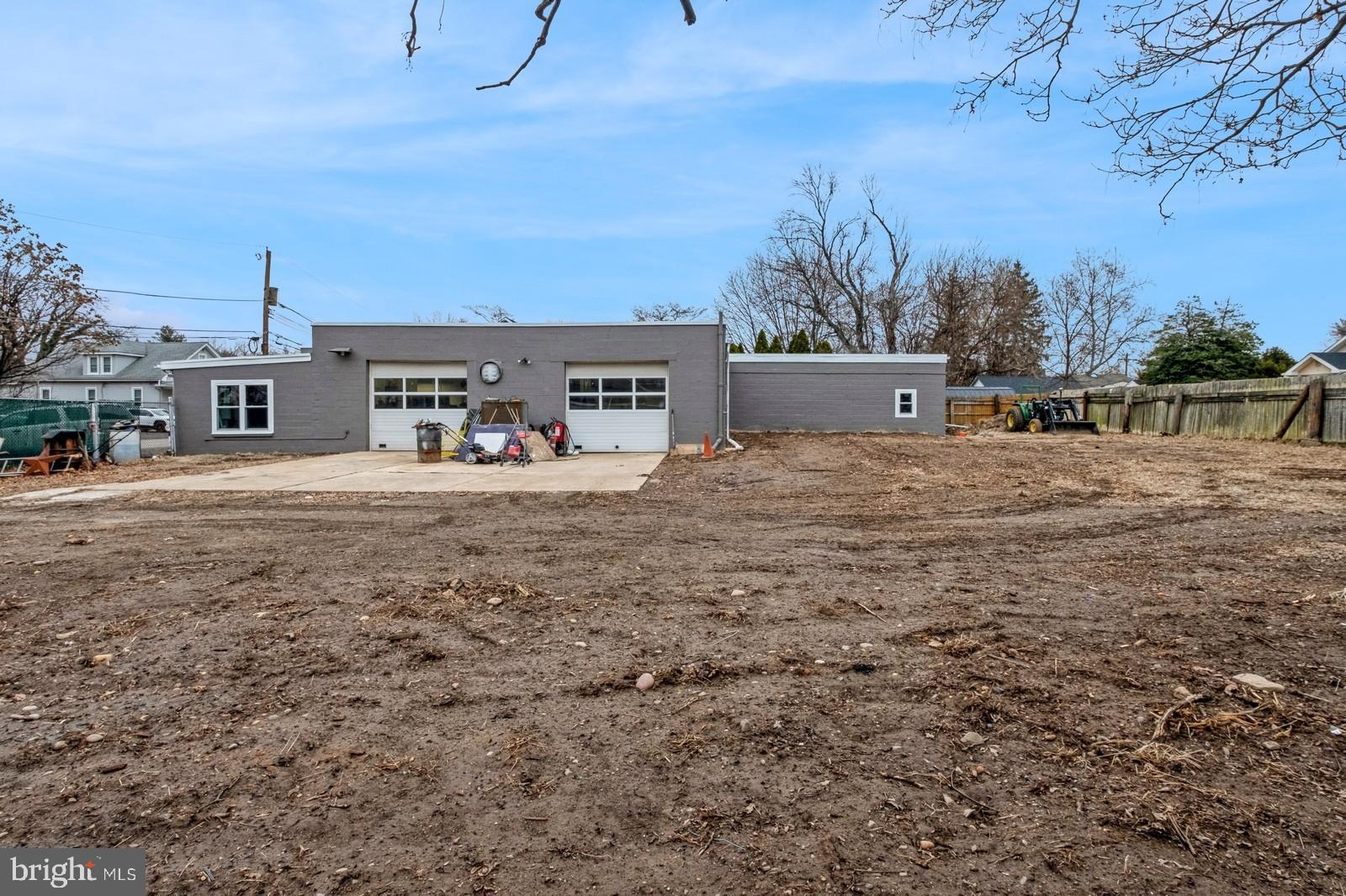 27 Brooks Ave